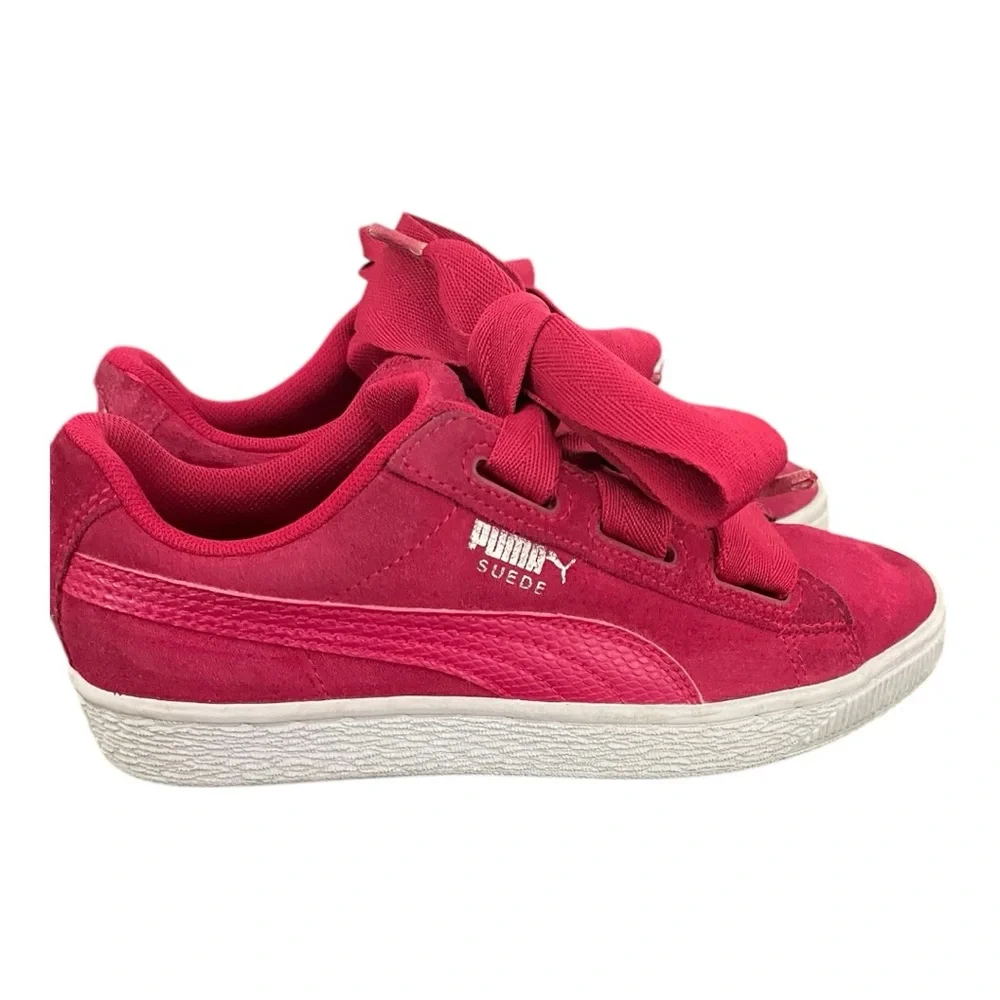 PUMA Girls Low Top Suede Heart Pink Ribbon Tie Sneakers Size‎ 4